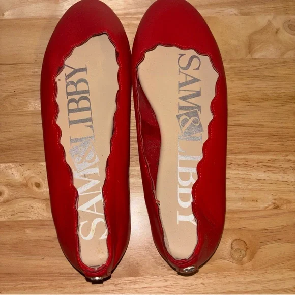 Cute Woman’s Red Scalloped Edge Flats, Size 7 Ballerina Flats, Pinup Flats - Picture 6 of 11